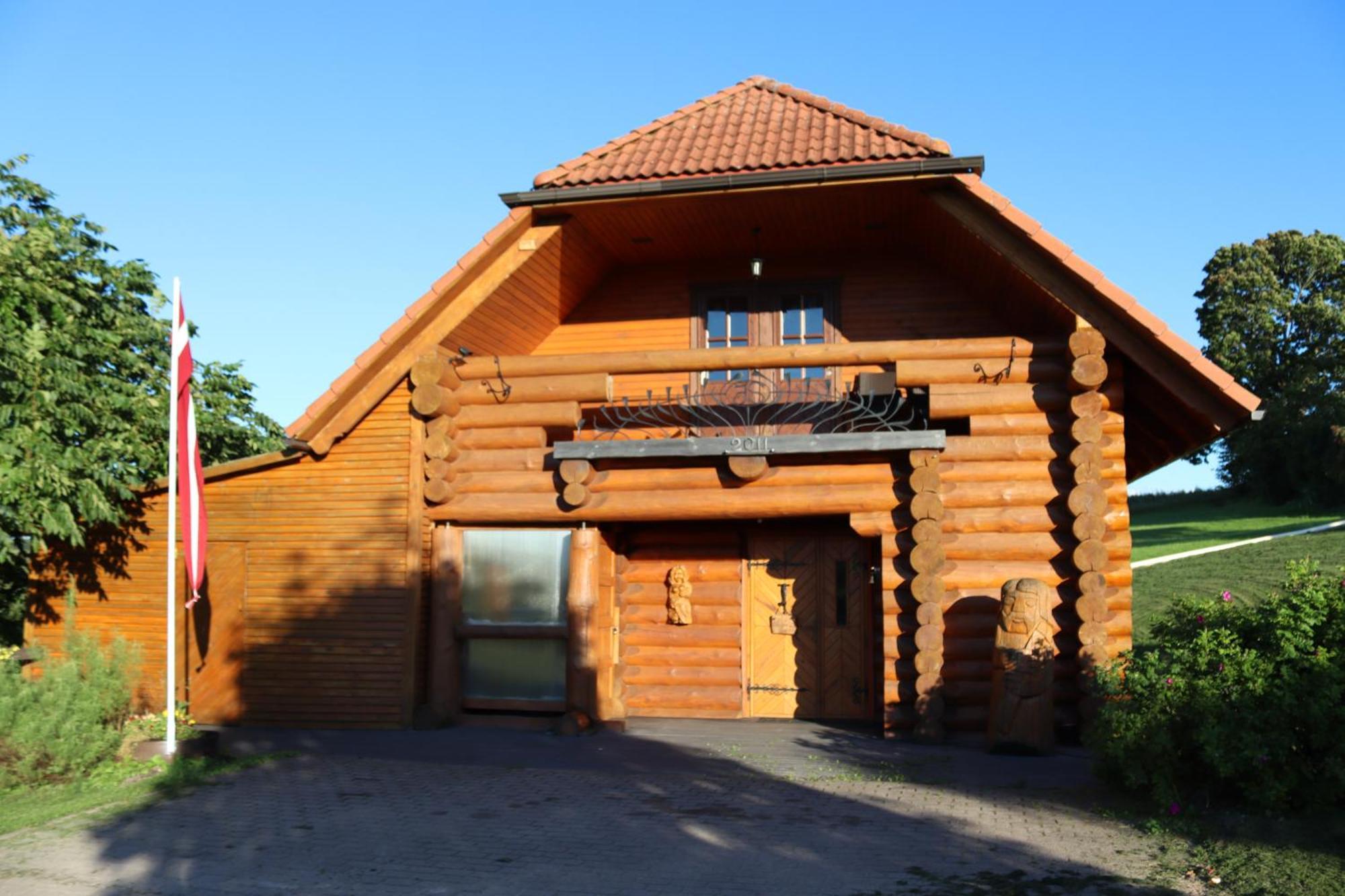 Kundzini Hotel Birini Exterior photo